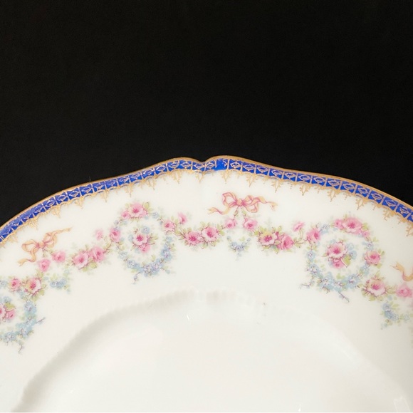 SET of 4 Blue Edged Floral 8